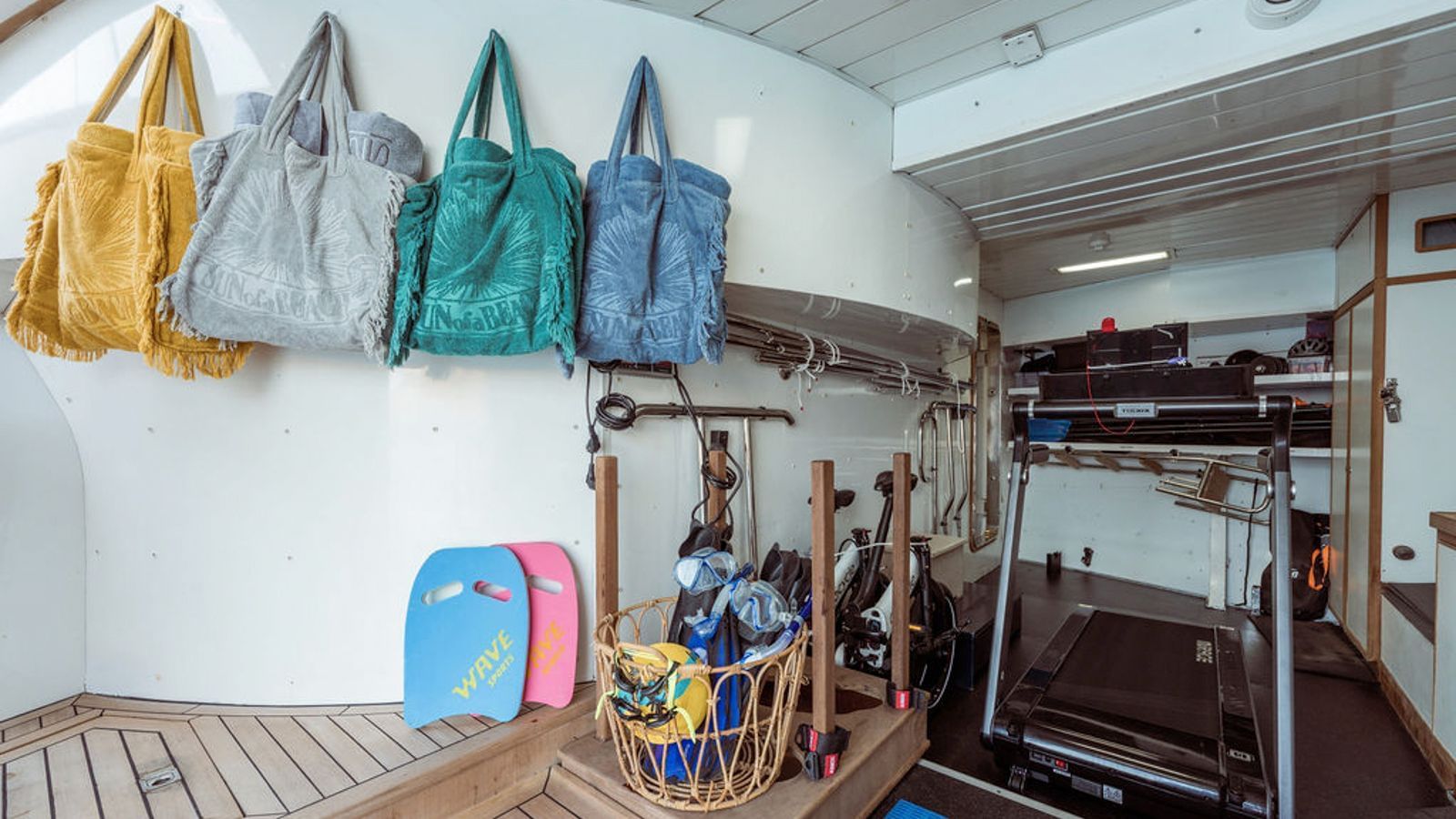 Almyra II-49-gallery