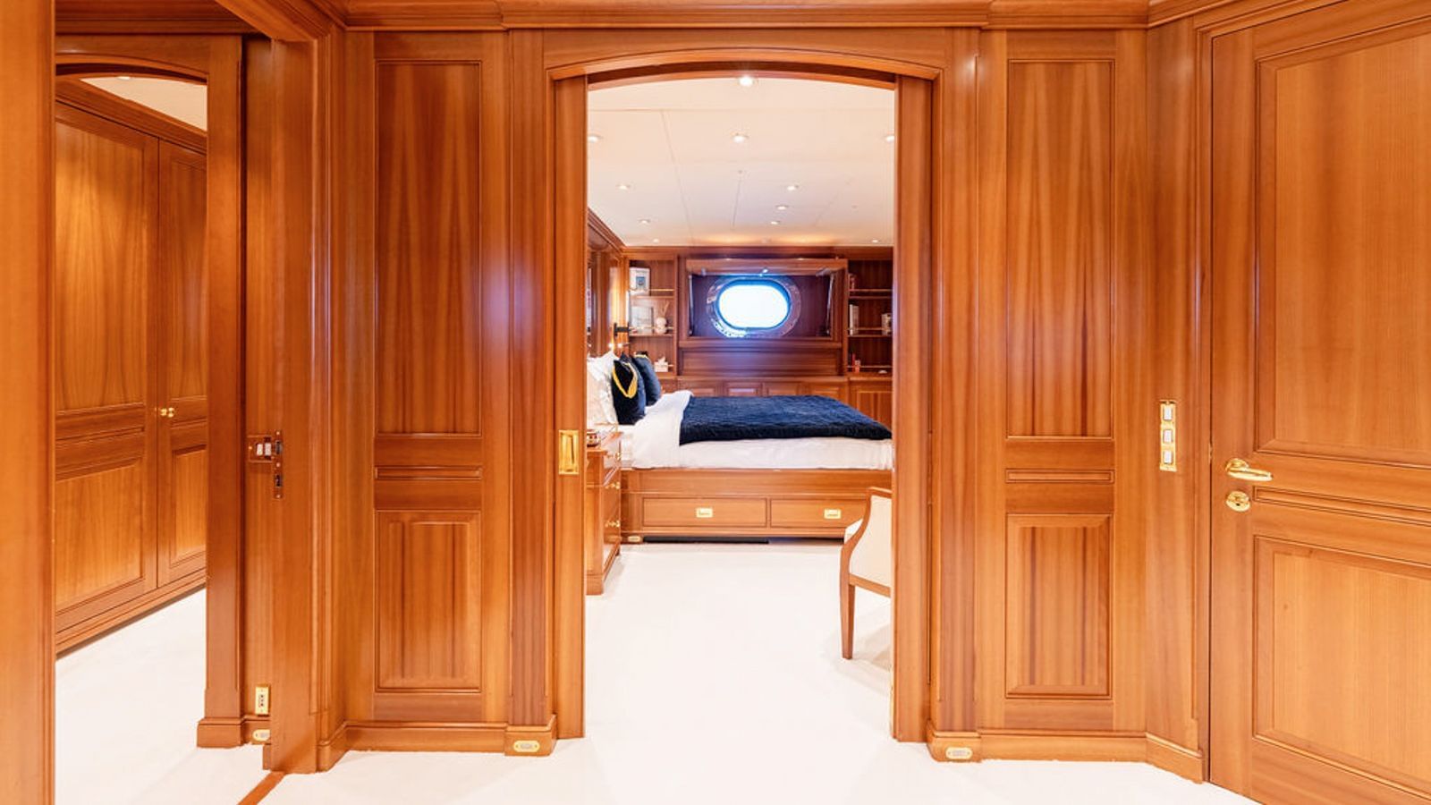 Almyra II-29-gallery