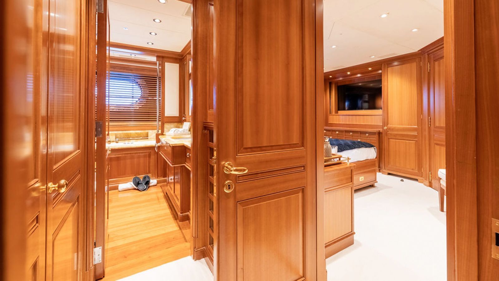 Almyra II-32-gallery