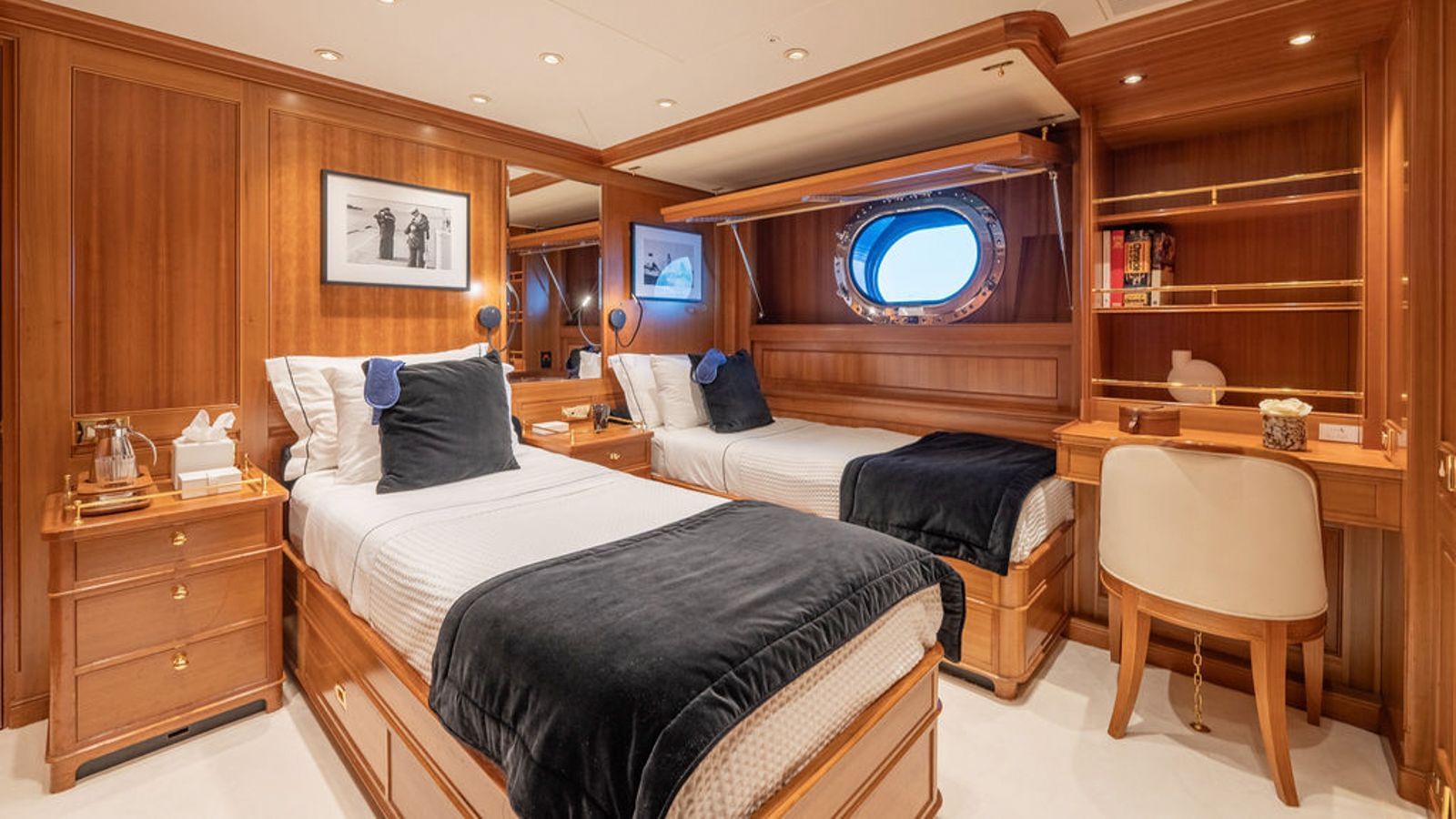 Almyra II-37-gallery