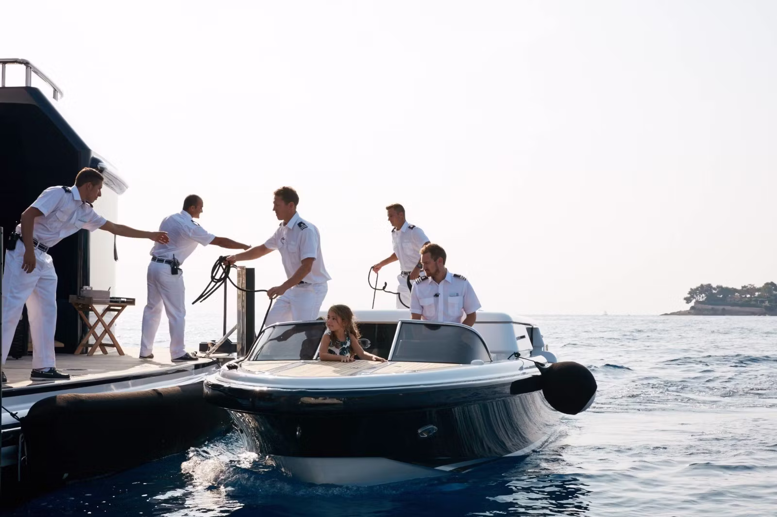 5feb9c4e5690b-crew-homepage-e1467643174506