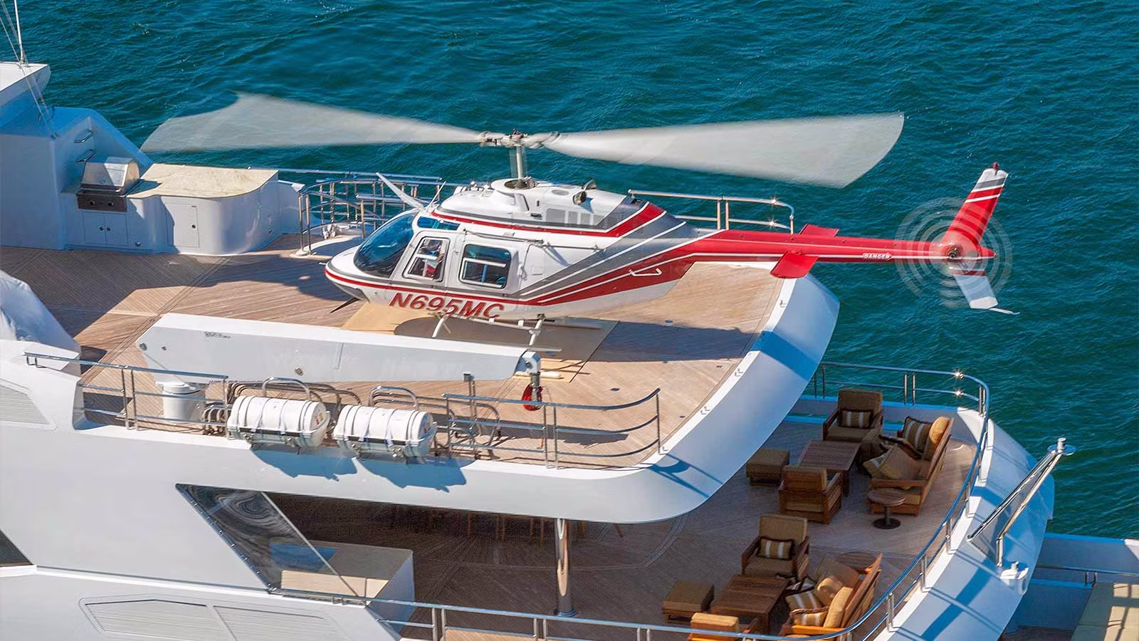 5feb9cb1ddb22-luxury-superyacht-skyfall-helipad-helicopter-sale